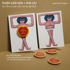 " FROM THE BOTTOM OF MY HEART" POSTCARD + PIN CÀI