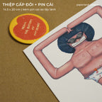 " FROM THE BOTTOM OF MY HEART" POSTCARD + PIN CÀI